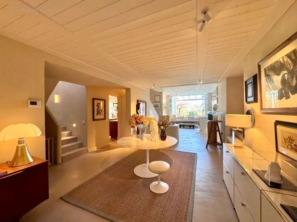 Maison à SAINT-NOM-LA-BRETECHE