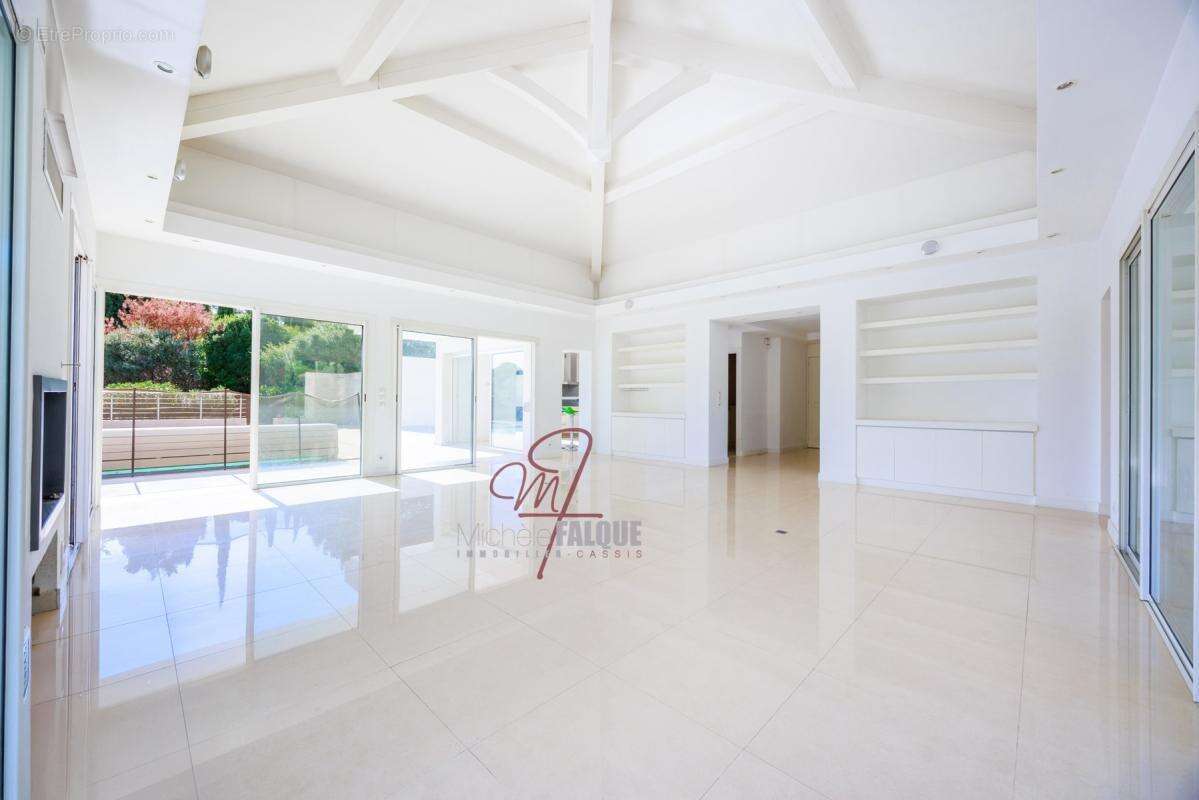 Maison 245 m² à Cassis  - photo 3