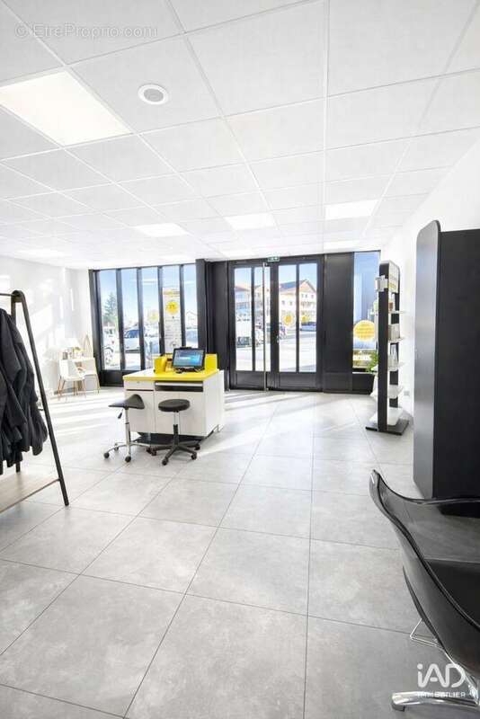 Photo 6 - Commerce à VALDAHON