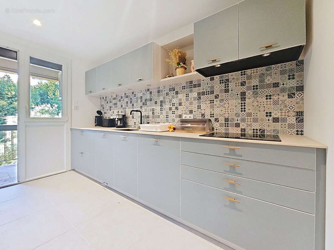 Appartement à VILLENEUVE-LES-AVIGNON