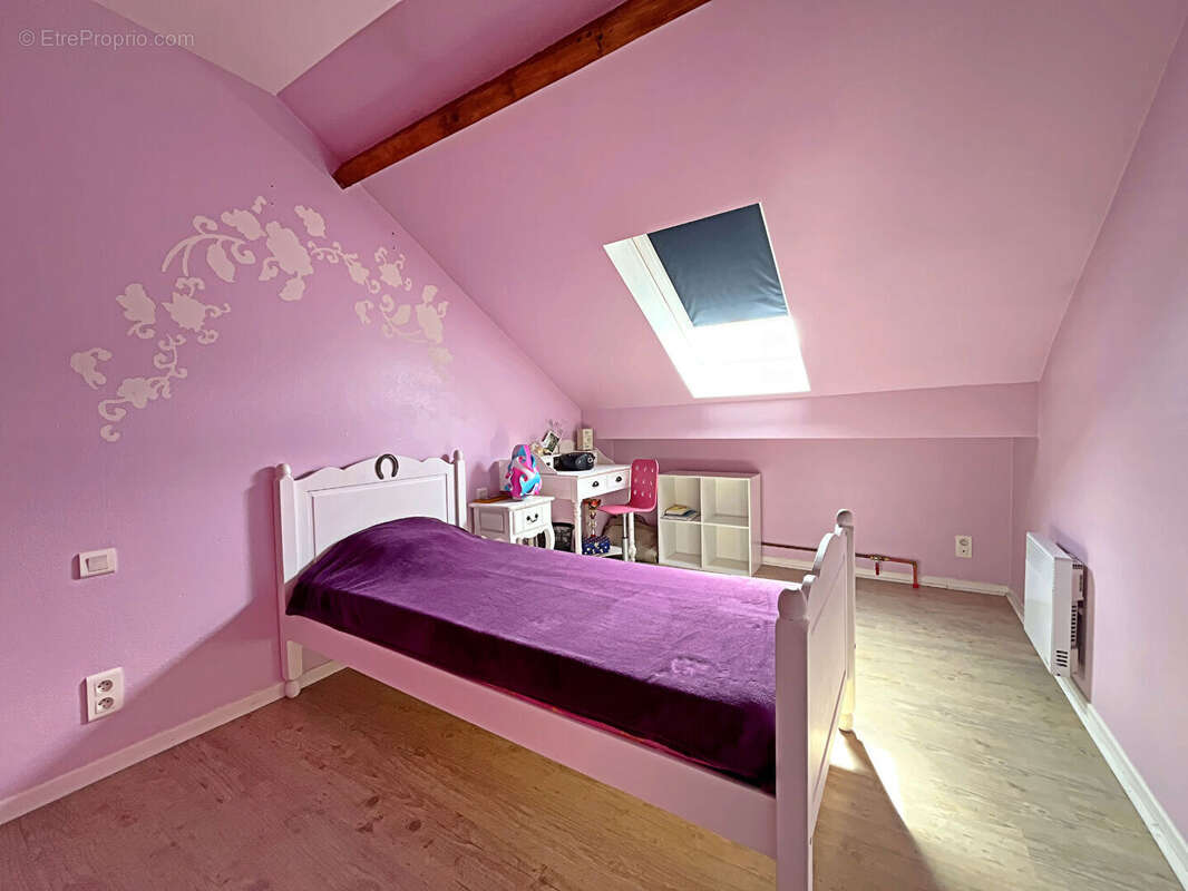 À vendre : Appartement spacieux de 4 pièces à COURCY ! - photo 6