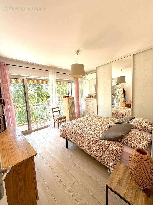 Appartement à SIX-FOURS-LES-PLAGES