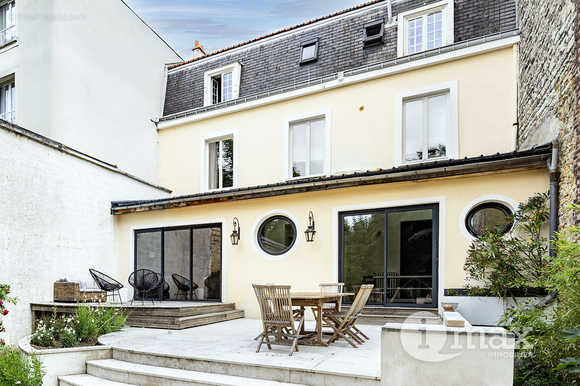 Maison à ASNIERES-SUR-SEINE