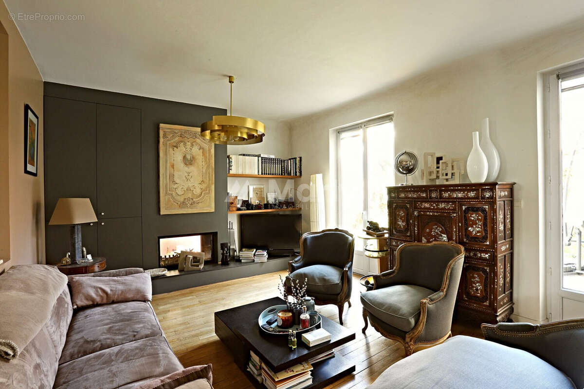 Maison à COURBEVOIE