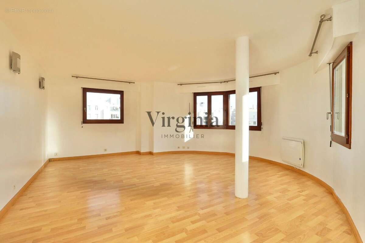 Appartement à CHARENTON-LE-PONT