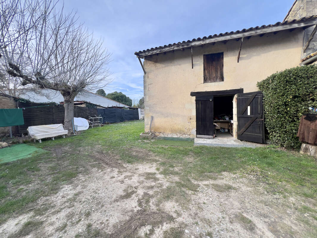 Maison à ILLATS