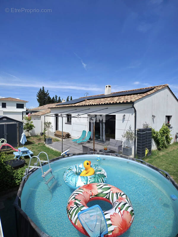 Maison à MEYNES