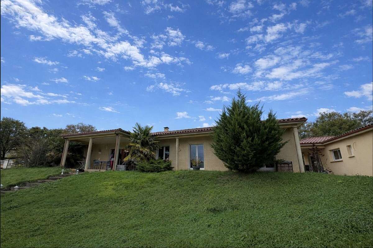 Maison à LISSAC-ET-MOURET