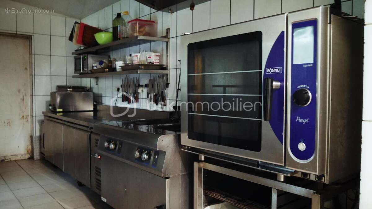 Commerce à VAL-D&#039;ORNAIN