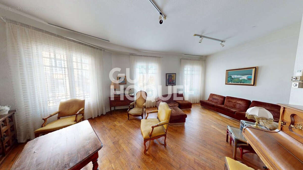 Appartement bourgeois, 5 pièces, 140 m² avec terrasse. A vendre à PERPIGNAN (66000) - photo 2