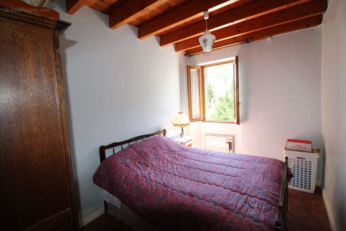 Maison à VERNET-LA-VARENNE