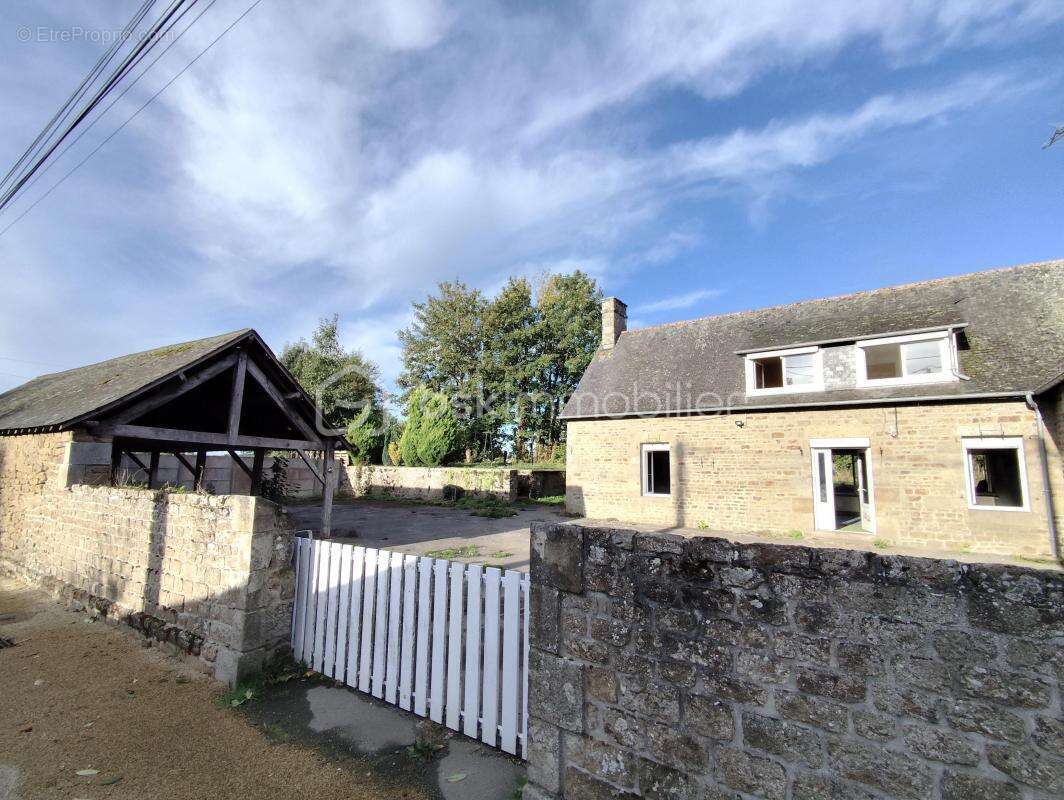 Maison à SAINT-ELLIER-DU-MAINE