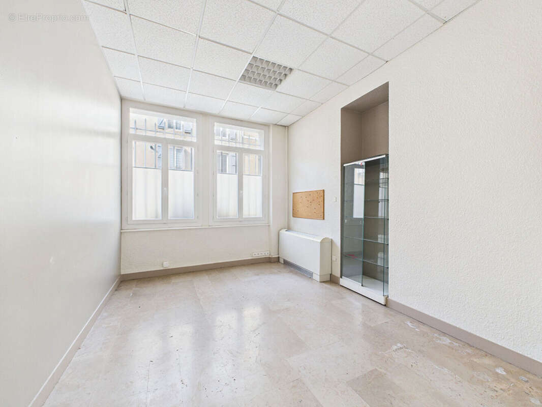 Commerce à TOURNON-SUR-RHONE