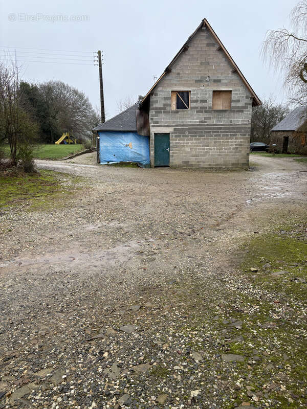 Maison à SAINT-AUBIN-FOSSE-LOUVAIN