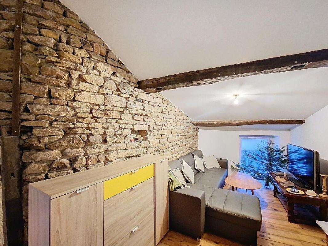 Appartement à CLUNY