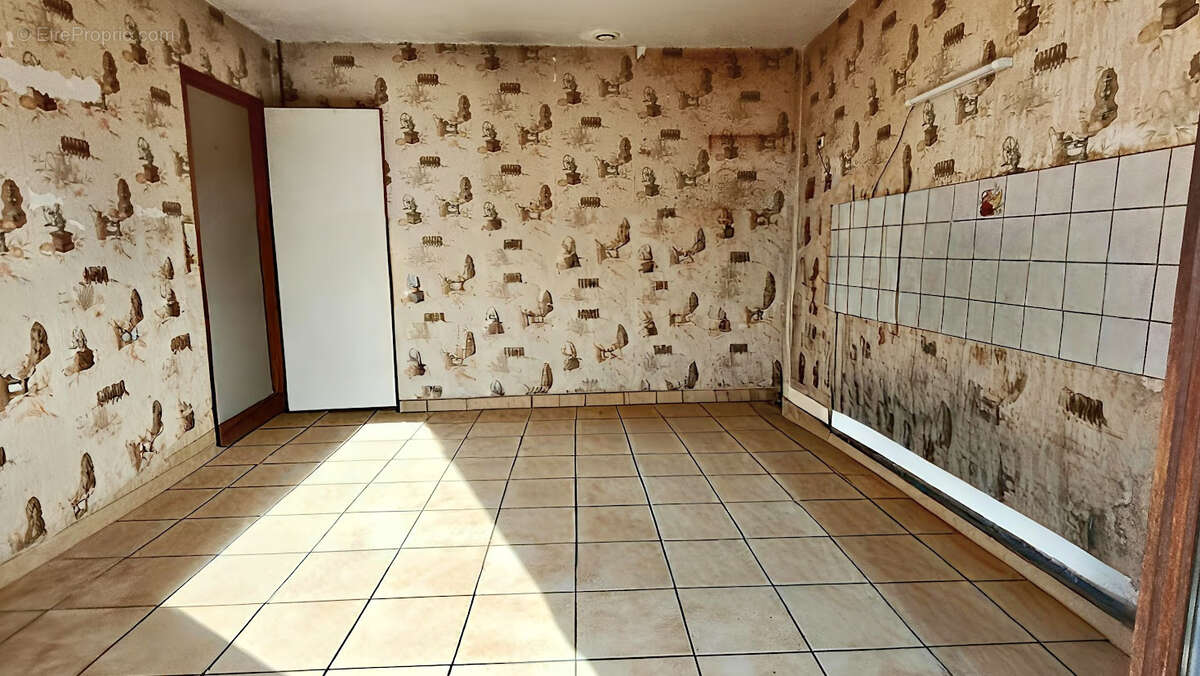 Maison à SAINT-CHRISTOLY-DE-BLAYE