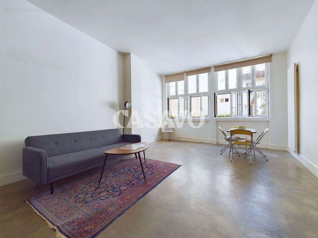 Vente Appartement 2 pièces de 48m² - 75010 Paris - photo 4