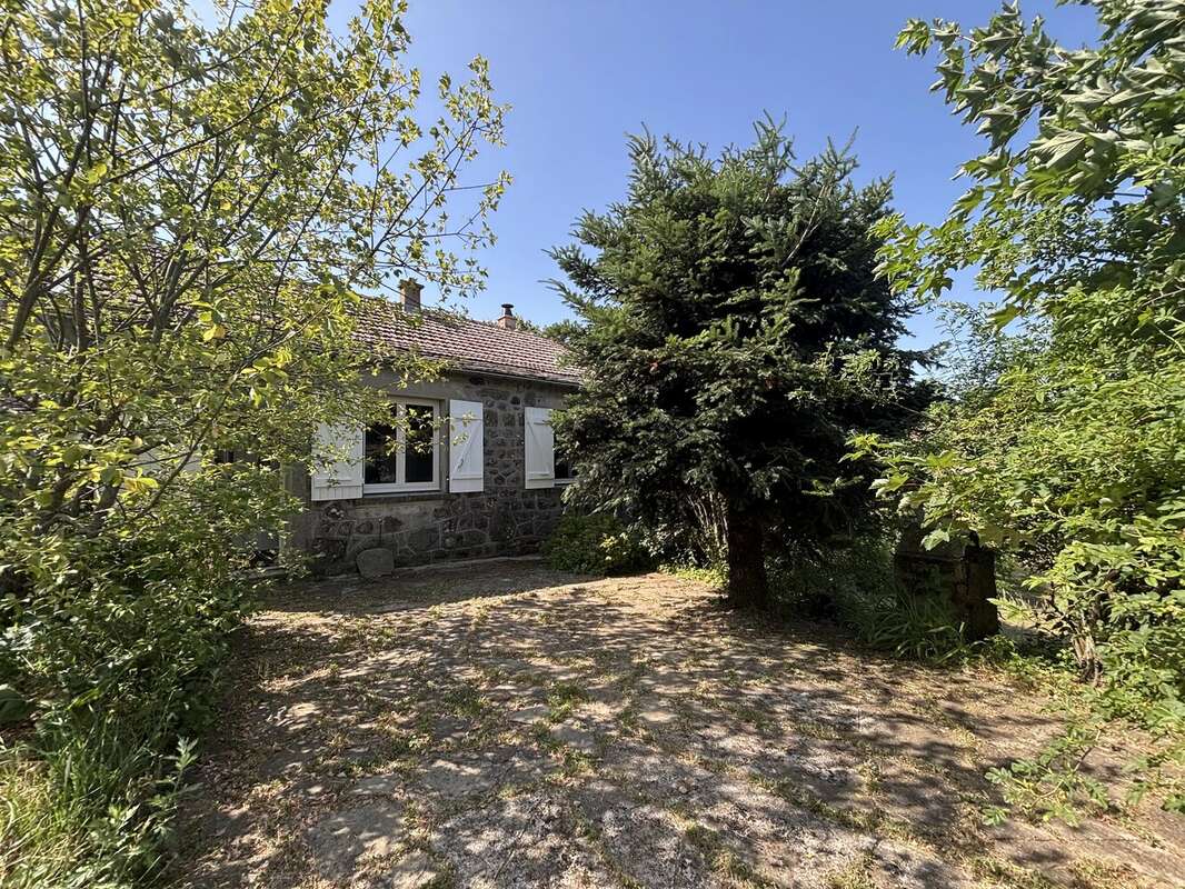 Exclusivité - ferme en pierres rénovée sur 2 100 m² de terrain - photo 23
