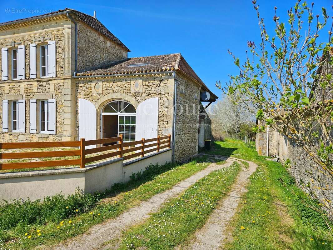 Maison à SAUVETERRE-DE-GUYENNE