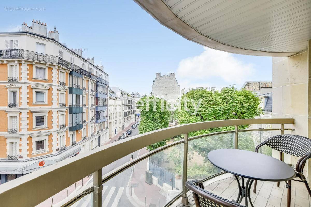 Appartement à LEVALLOIS-PERRET