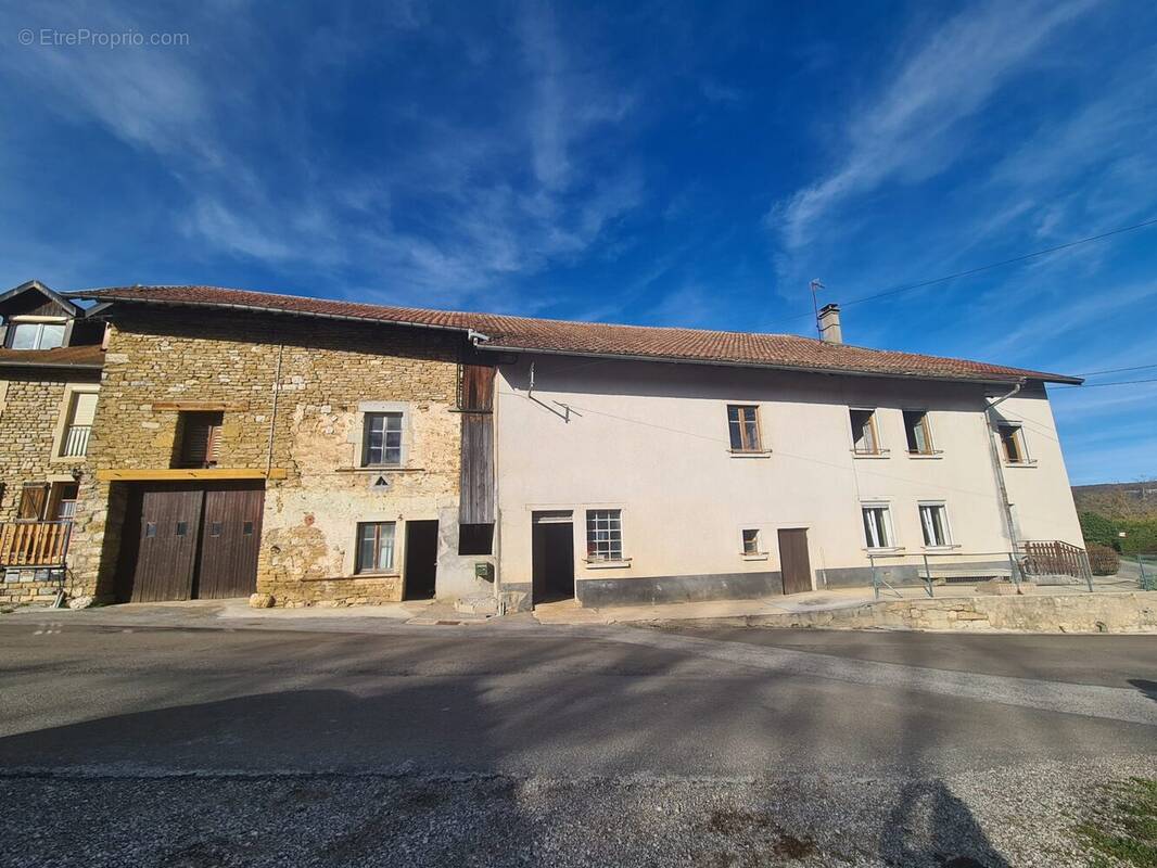 Maison à SCEY-MAISIERES