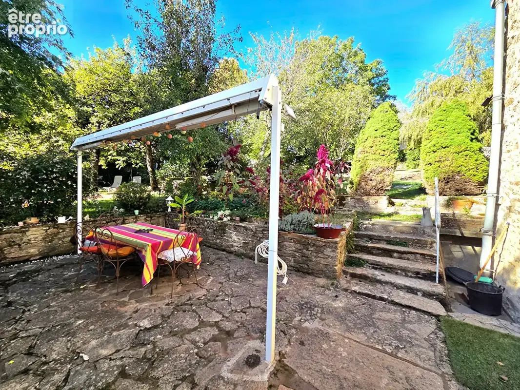 Magnifique demeure en pierres et son jardin paisible - photo 3