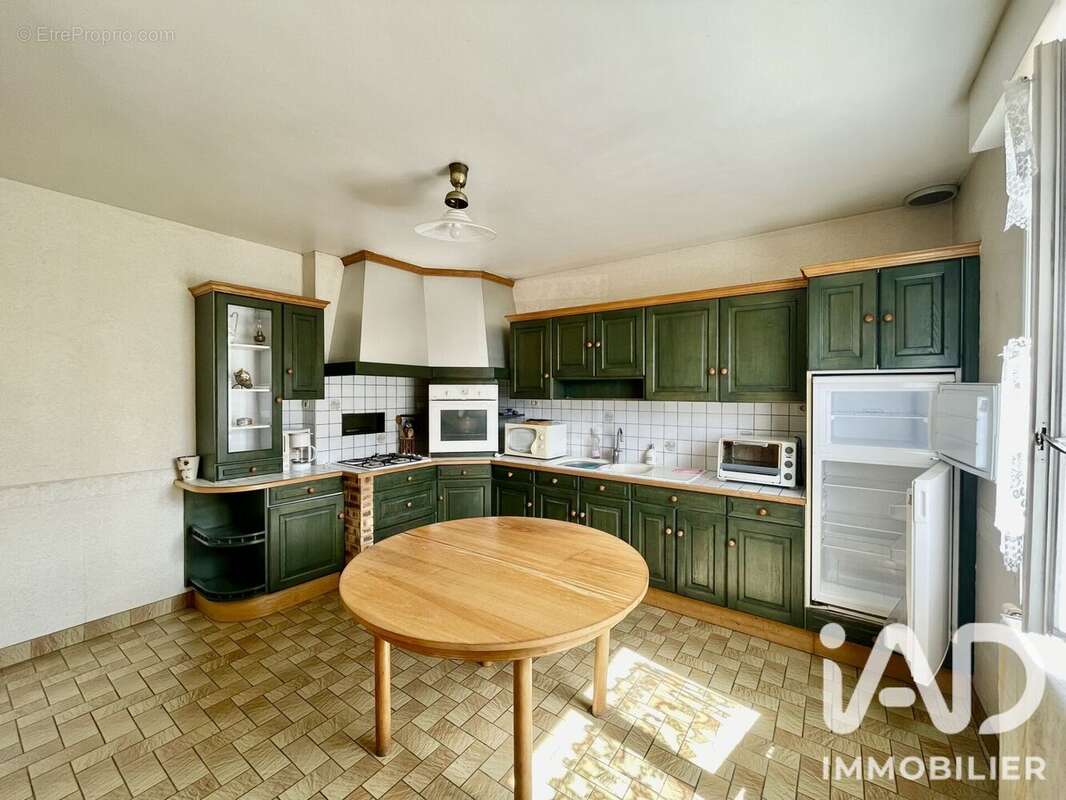 Maison 128 m² à Gouarec  - photo 4