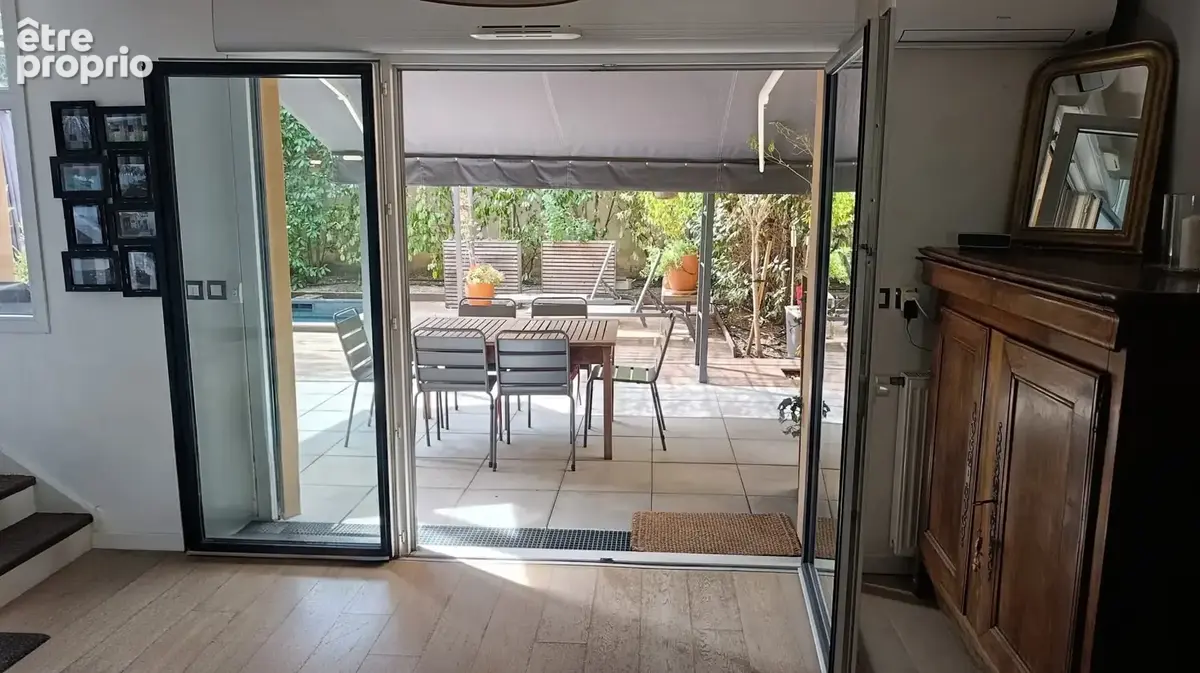 CASTANET TOLOSAN Centre bourg: Maison T6 - Jardin - Piscine - Stionnement - photo 4