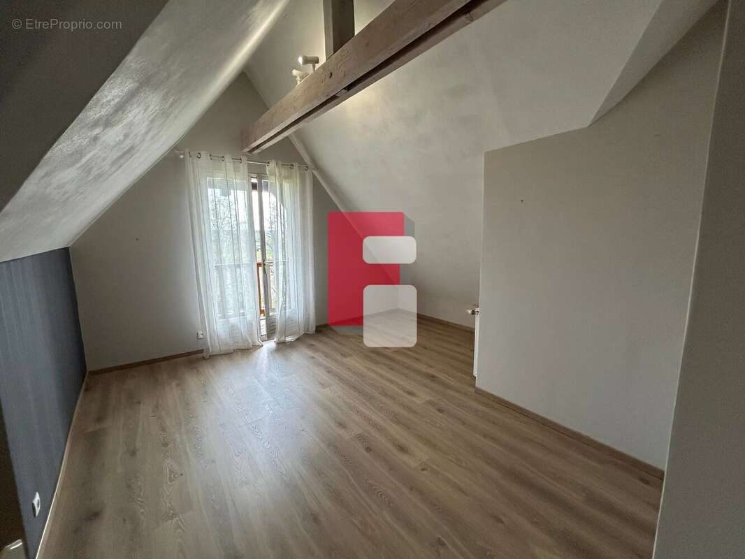 Maison à SAINT-PHAL