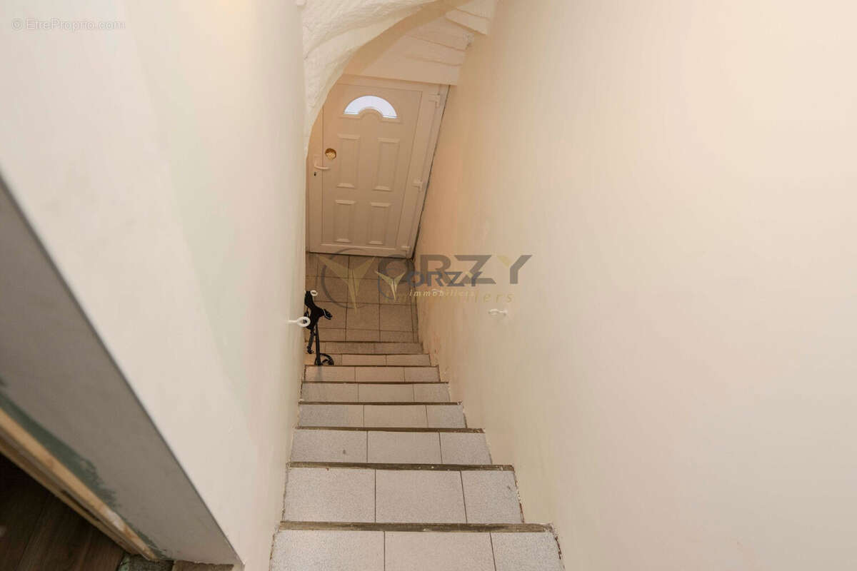 Maison à JONQUIERES-SAINT-VINCENT