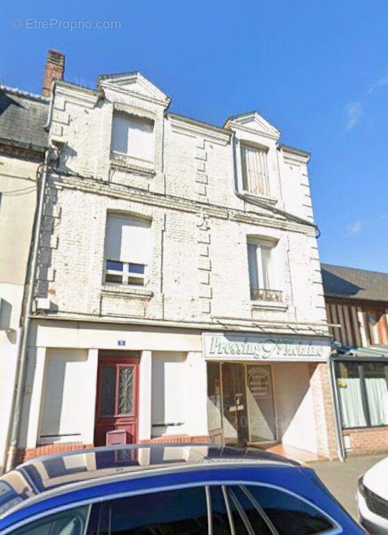 Commerce à PONT-L&#039;EVEQUE