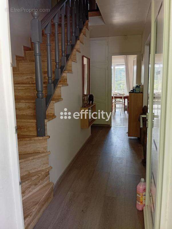 Maison à BURES-SUR-YVETTE