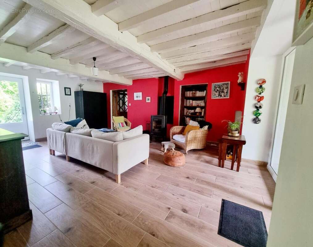 Maison à POLLIAT