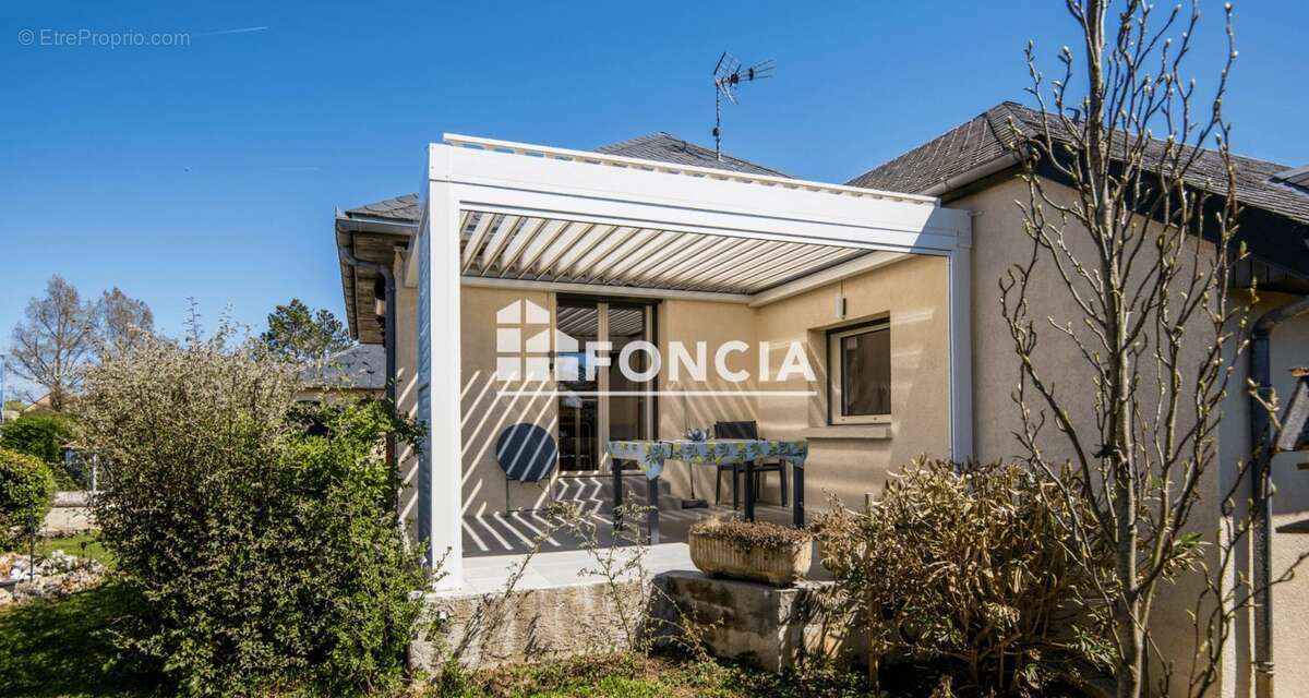 Maison à ONET-LE-CHATEAU