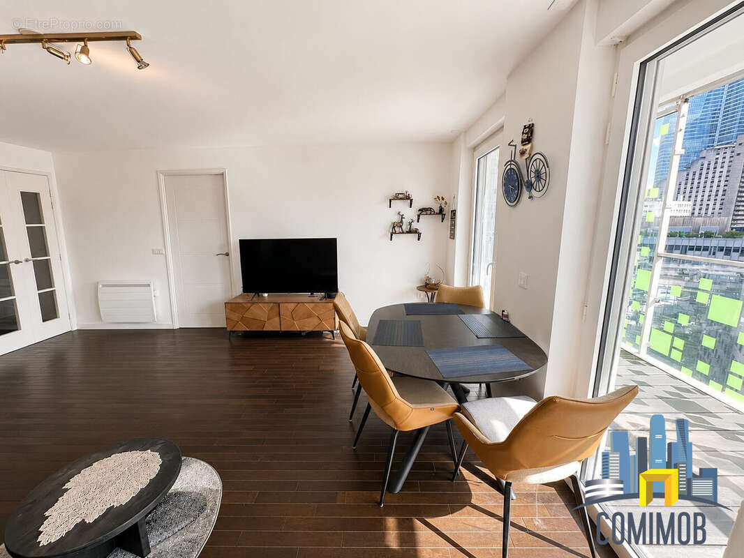 Appartement à COURBEVOIE