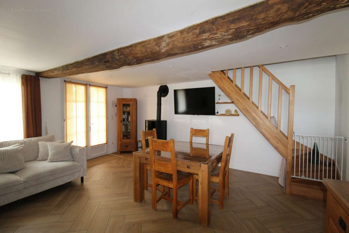 Maison à BREUIL-LA-REORTE
