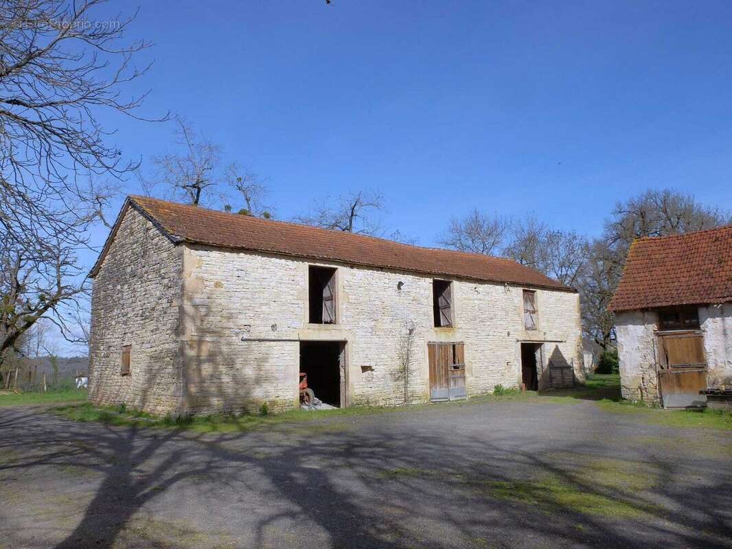 Important corps de ferme - photo 3