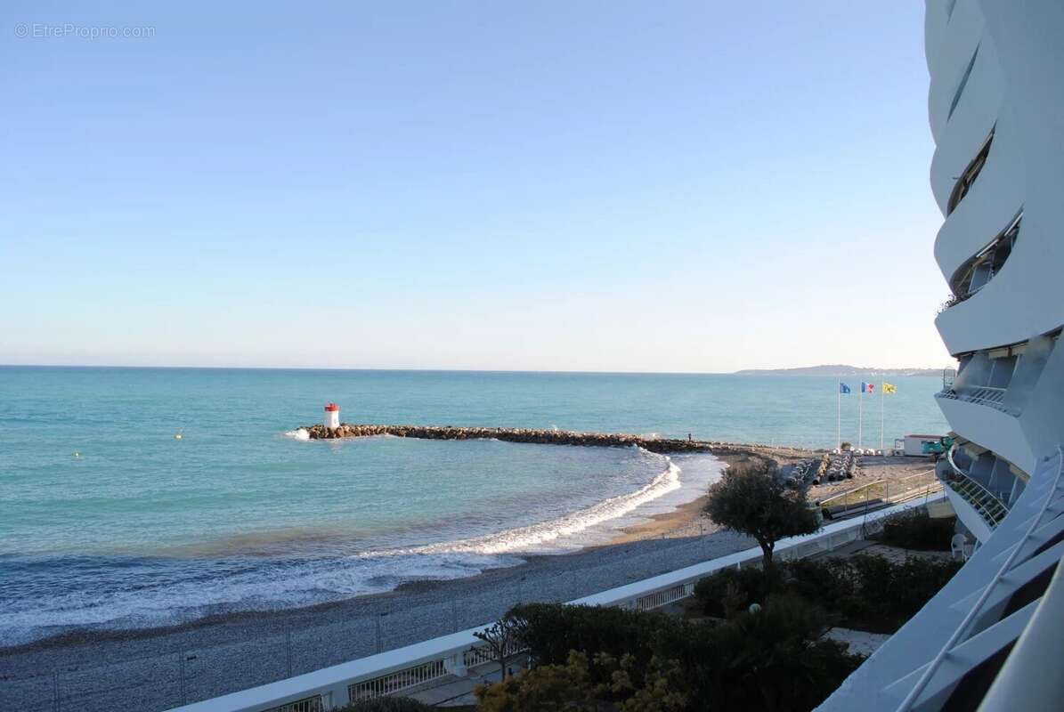 Appartement à VILLENEUVE-LOUBET