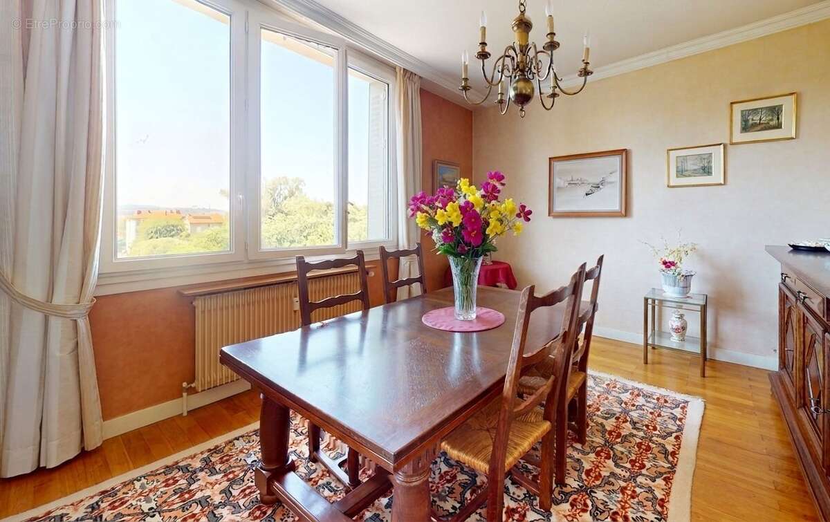 À vendre – Appartement de 80 m² avec vue panoramique, garage et cave – Lyon 3e - photo 2