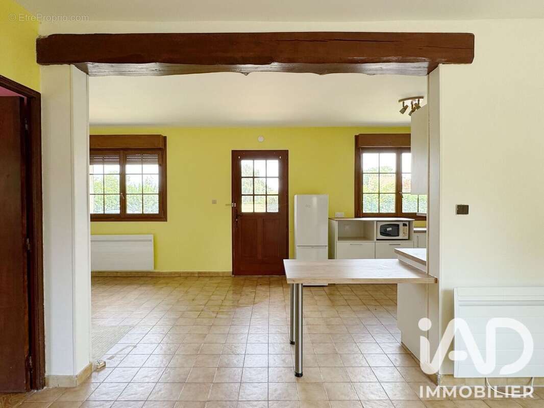 Maison 81 m² à Croixrault  - photo 3