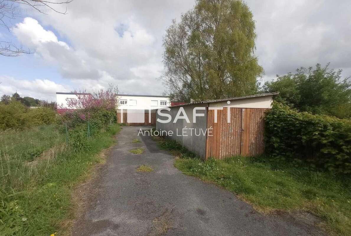 Photo 5 - Parking à CORBIE