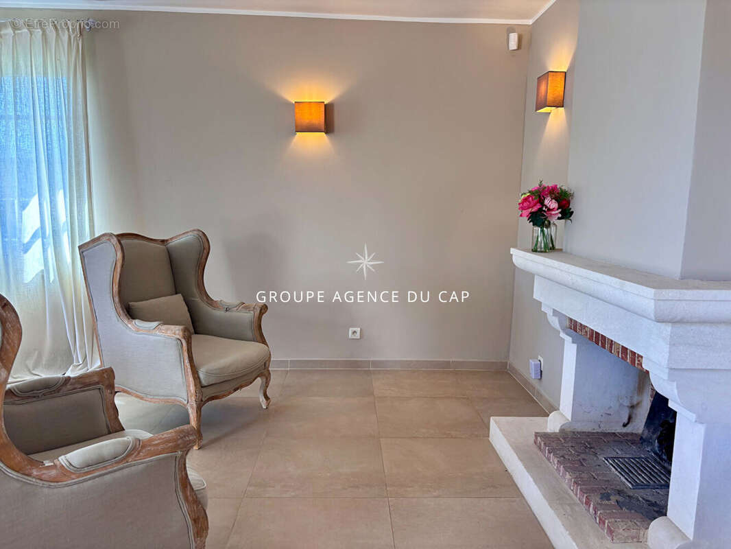 Maison à LES ISSAMBRES