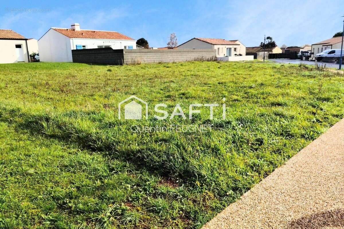 Photo 2 - Terrain à SAINT-JEAN-DE-BEUGNE