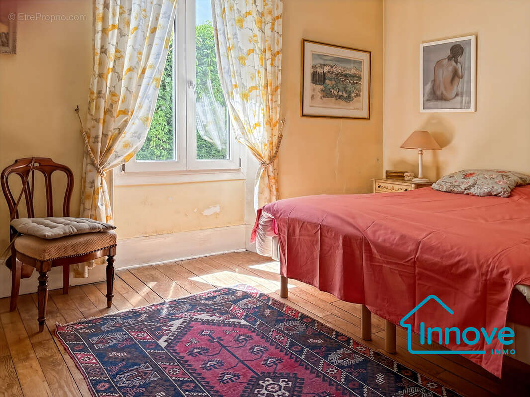 Maison 110 m² à Bougival  - photo 7