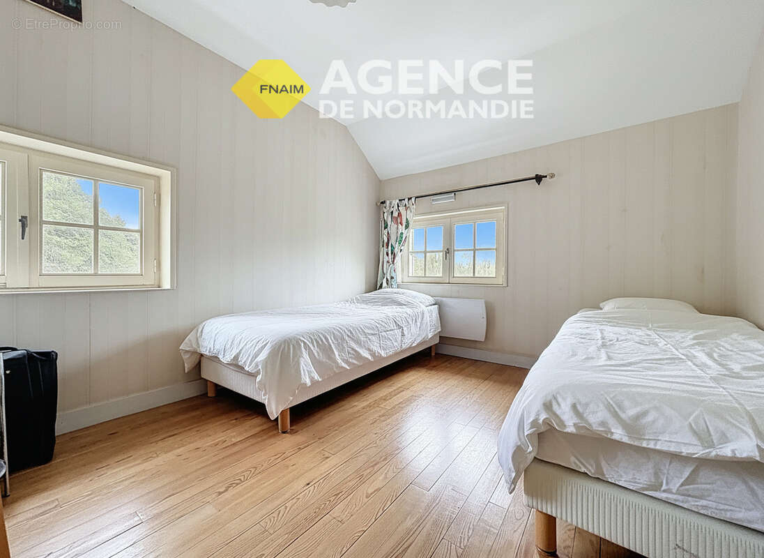 Maison à LA FERTE-FRENEL