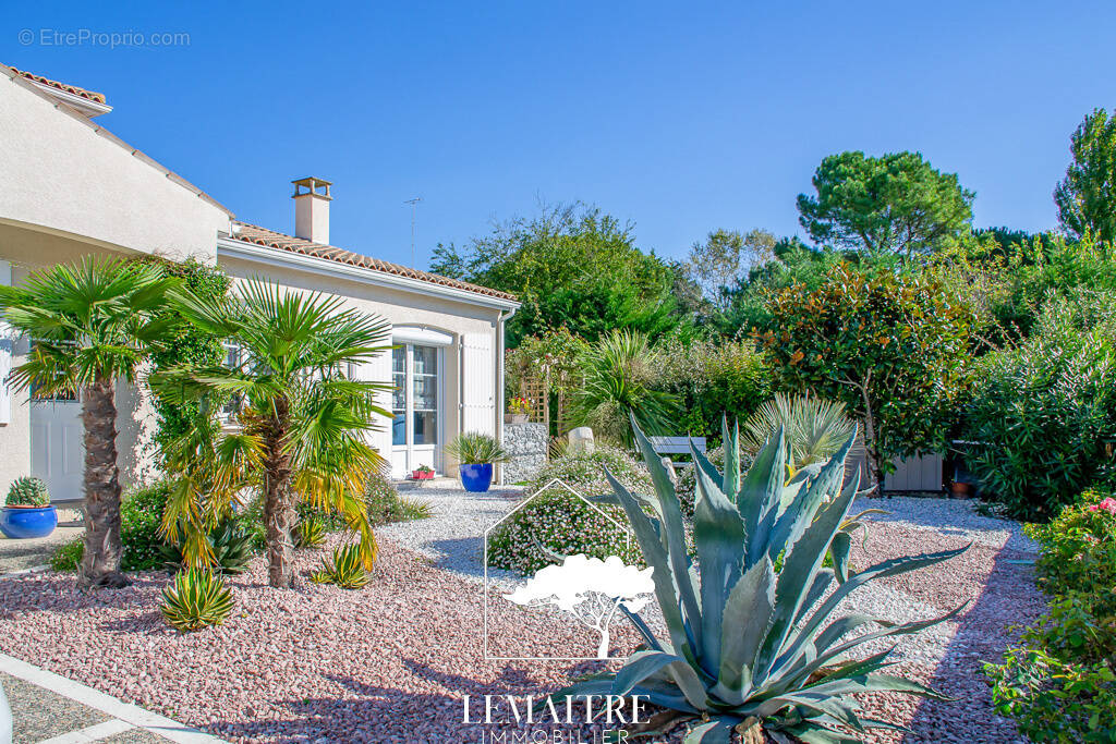 Maison à LES MATHES