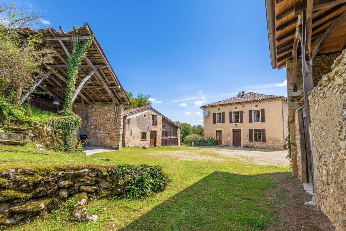 Maison à BOUSSAN