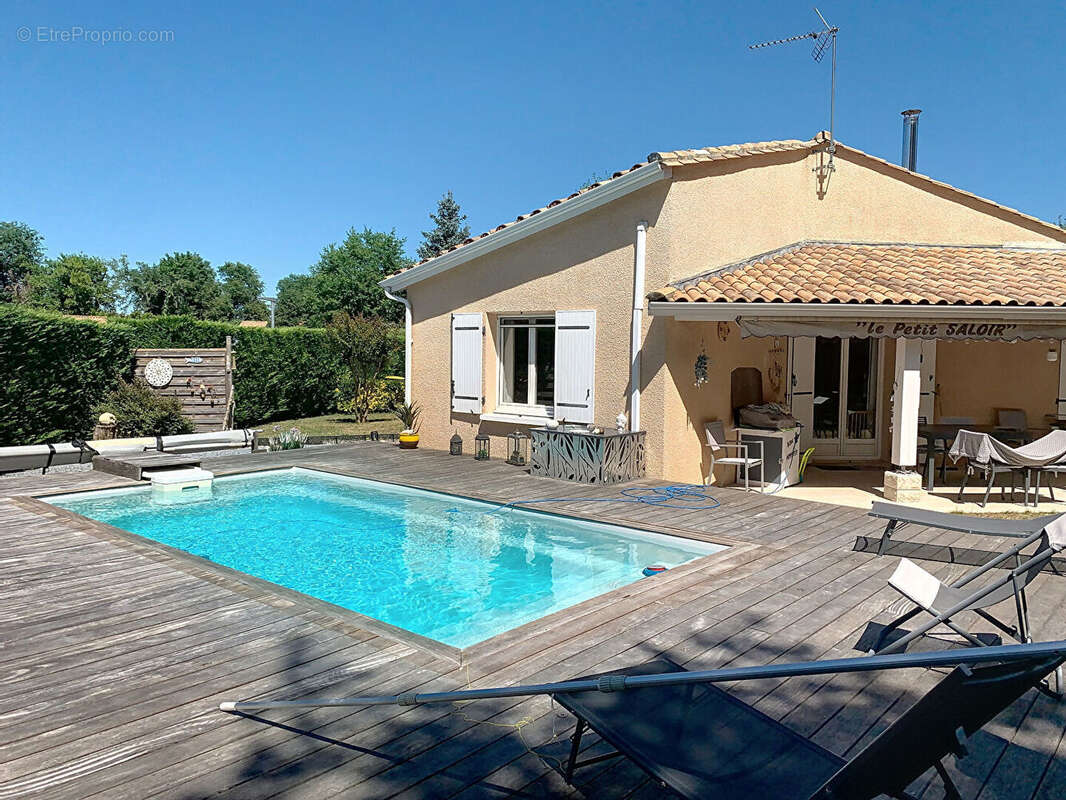 Maison à SAINT-MEDARD-D'EYRANS