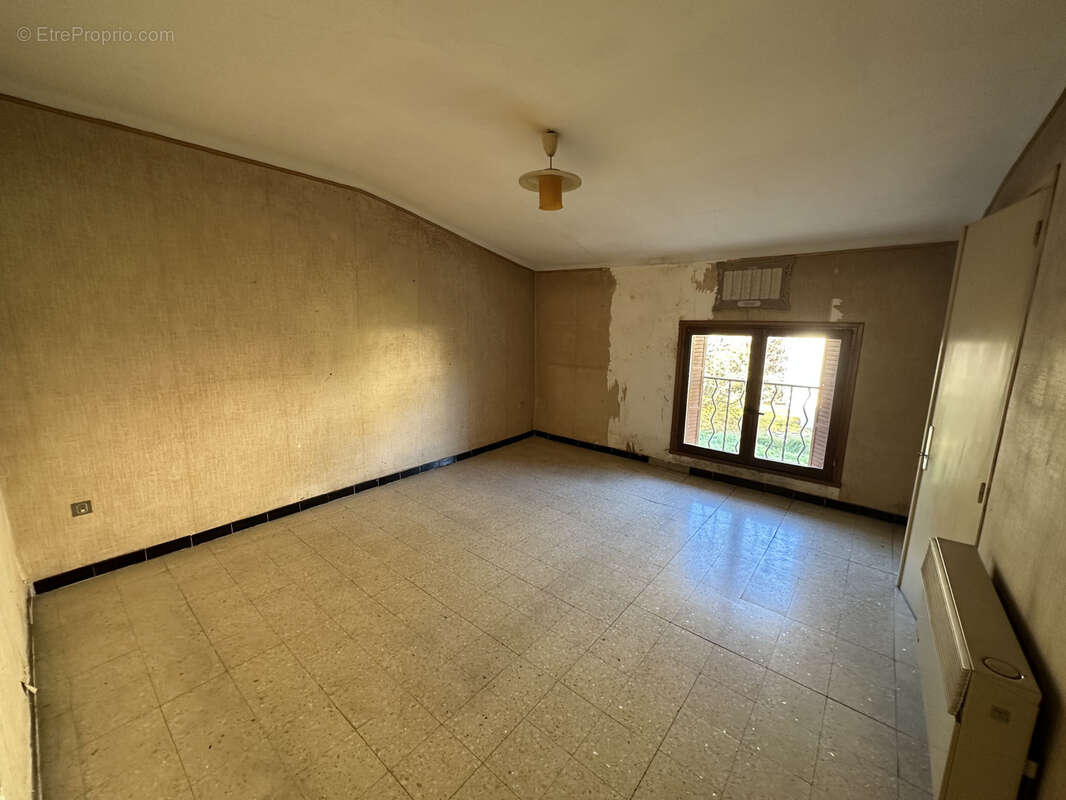 Maison à SOLLIES-TOUCAS