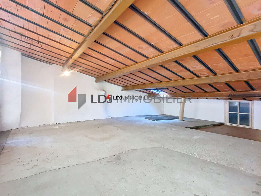 Maison 98 m² à Prades  - photo 6